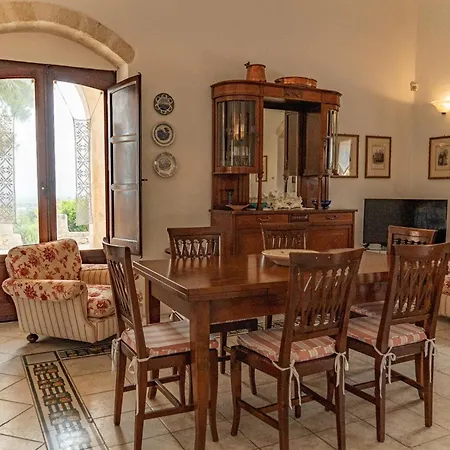 Rocca Giulia - Faboulous Castle Escape With Pool In Vila Ostuni