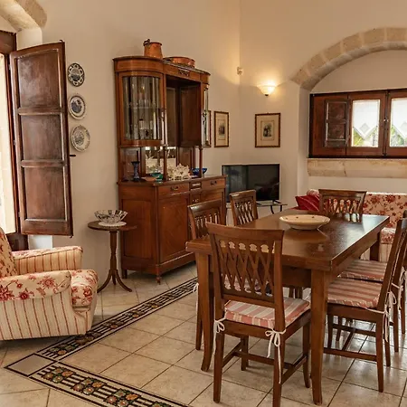 Rocca Giulia - Faboulous Castle Escape With Pool In Ostuni