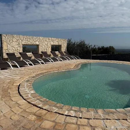 Faboulous Castle Escape With Pool In Ostuni