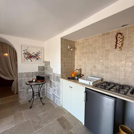Faboulous Castle Escape With Pool In Ostuni