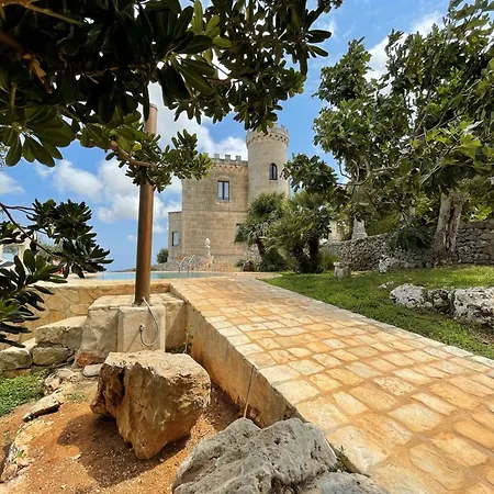 Faboulous Castle Escape With Pool In Ostuni Villa